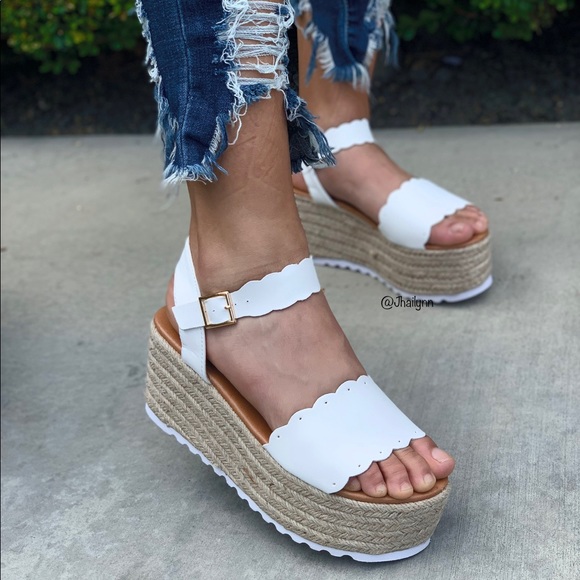 White Scalloped espadrille sandal - Picture 9 of 9
